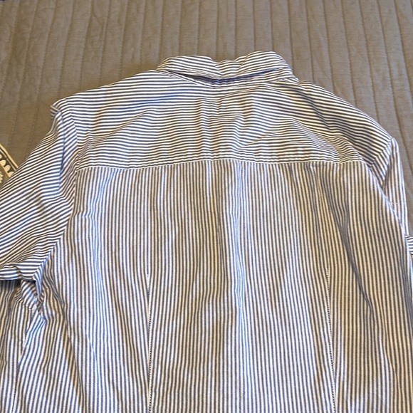 Vineyard vines EUC ladies button-down Oxford shirt 2 - Picture 5 of 5